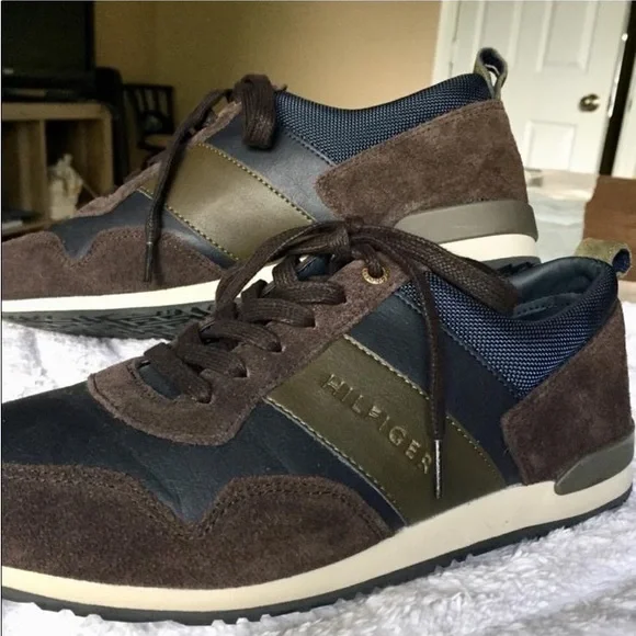 Tommy Hilfiger Brown and Black Sneakers, Like new. - Picture 4 of 7